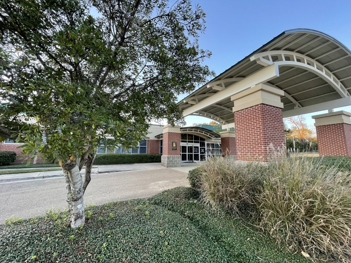 Jackson Hinds main clinic photo